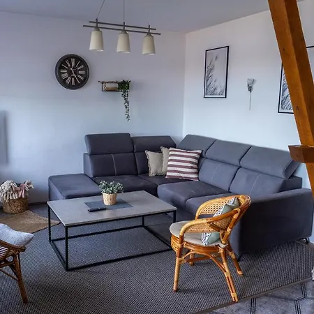 Dom Na Wzgorzu Z Widokiem Na Jezioro Z Balia I Sauna Nyaraló