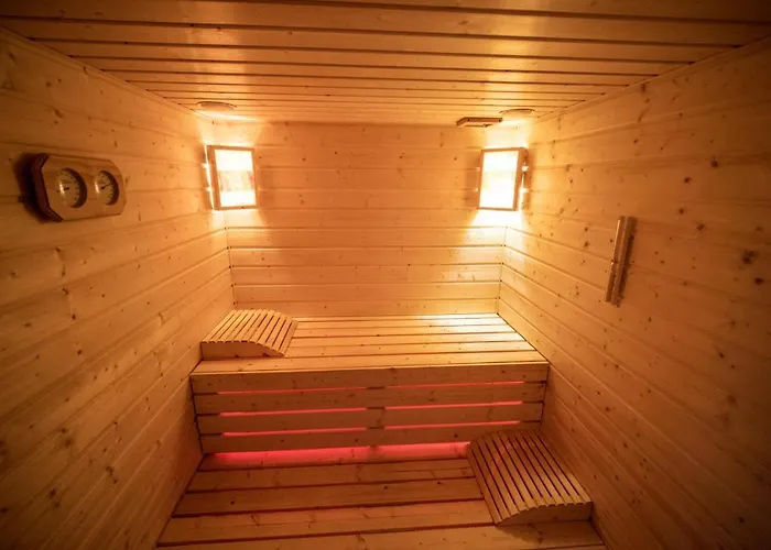 Dom Na Wzgorzu Z Widokiem Na Jezioro Z Balia I Sauna بيت للعطل