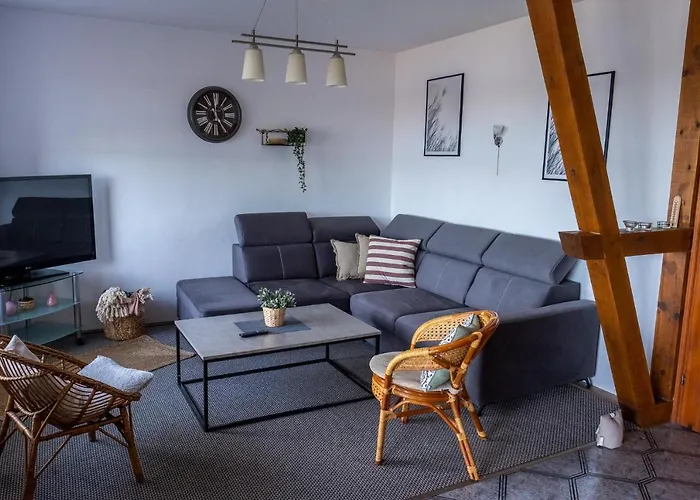 Dom Na Wzgorzu Z Widokiem Na Jezioro Z Balia I Sauna بيت للعطل